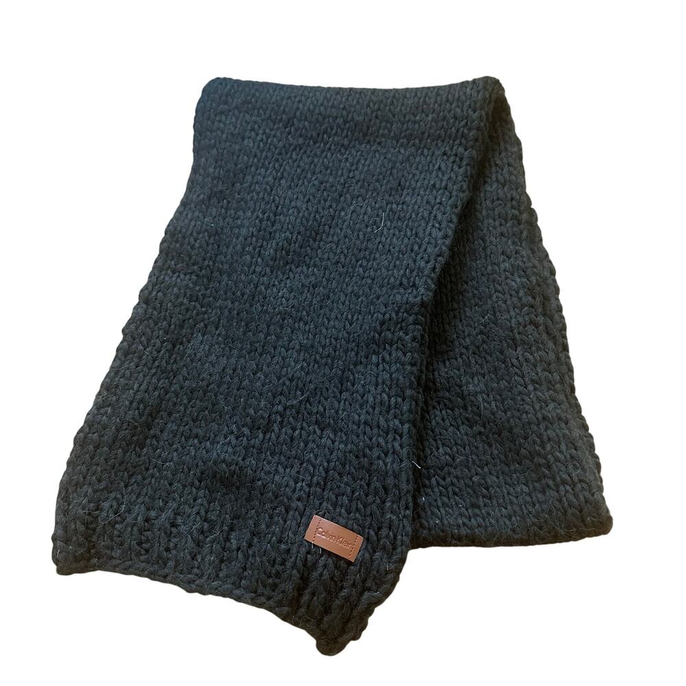 Calvin Klein Gray Wool and Alpaca Chunky Knit Scarf